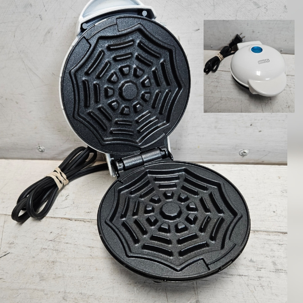 DASH Spiderweb Mini Waffle Maker Kitchen Cooking Spooky Halloween Like New